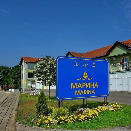 Apartments Marina Apatin Exteriér fotografie